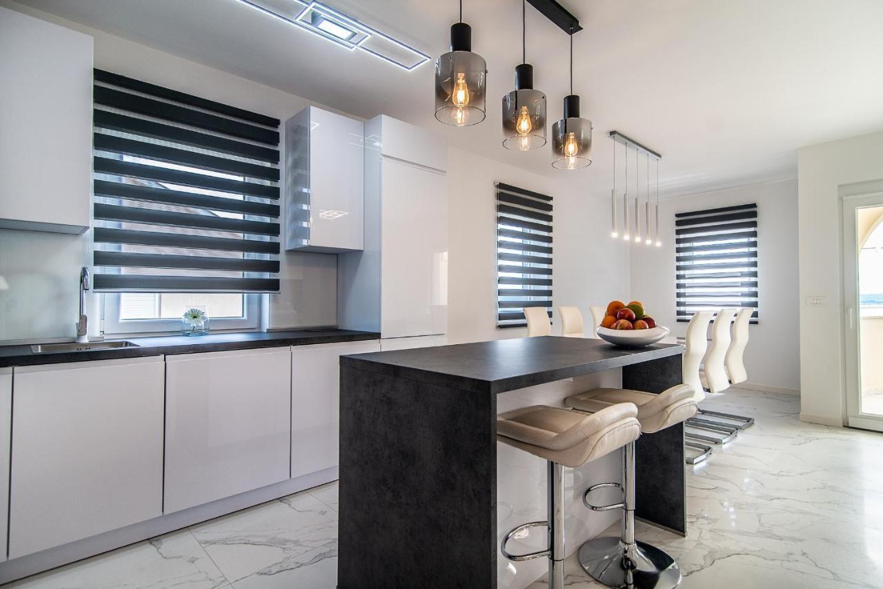 Luxury Apartment Queens Dramalj Eksteriør bilde